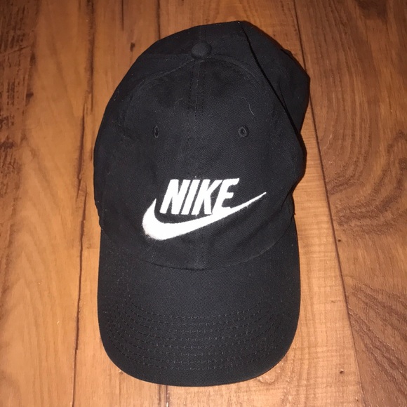 Nike Other - ESSENTIAL NIKE HAT